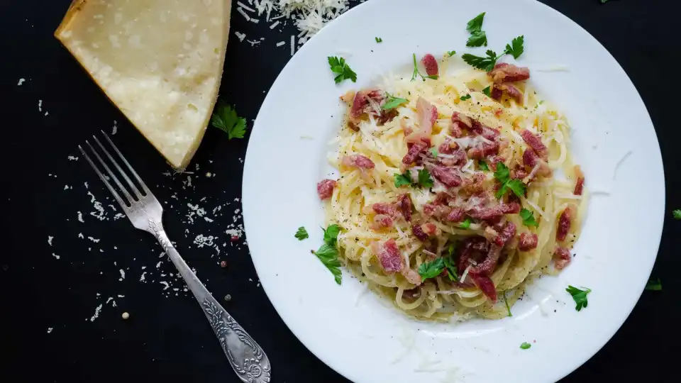 Receita de carbonara 'fit' para lambuzar-se sem culpa