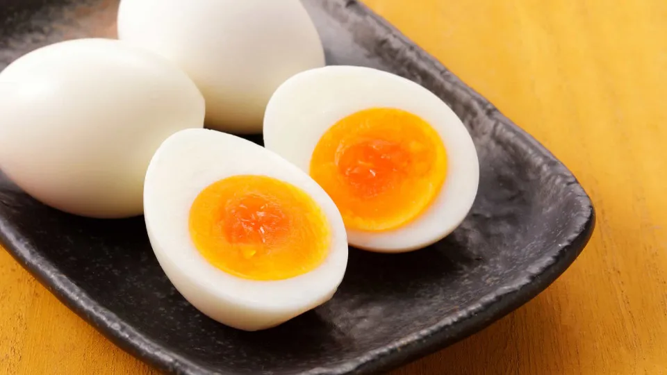 É seguro comer ovos fora do prazo de validade?