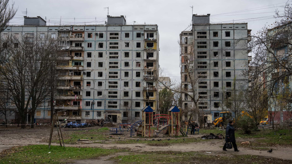 Ocupantes russos dizem que 12 mil pessoas foram retiradas de Zaporíjia