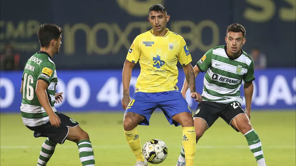 Alan Ruiz recorda Bruno de Carvalho, Jesus... e o carro vermelho proibido