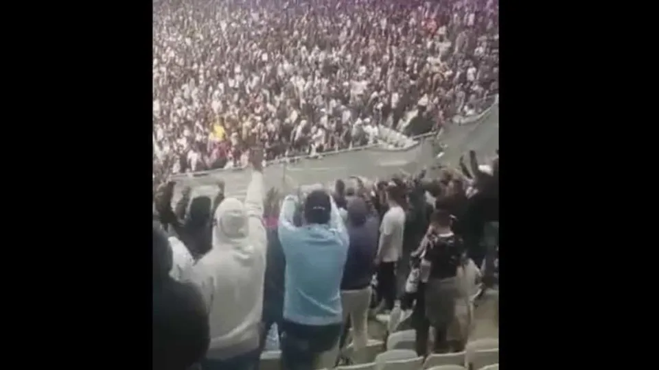 Adeptos do Ceará 'picam' Corinthians e cantam... pelo Palmeiras