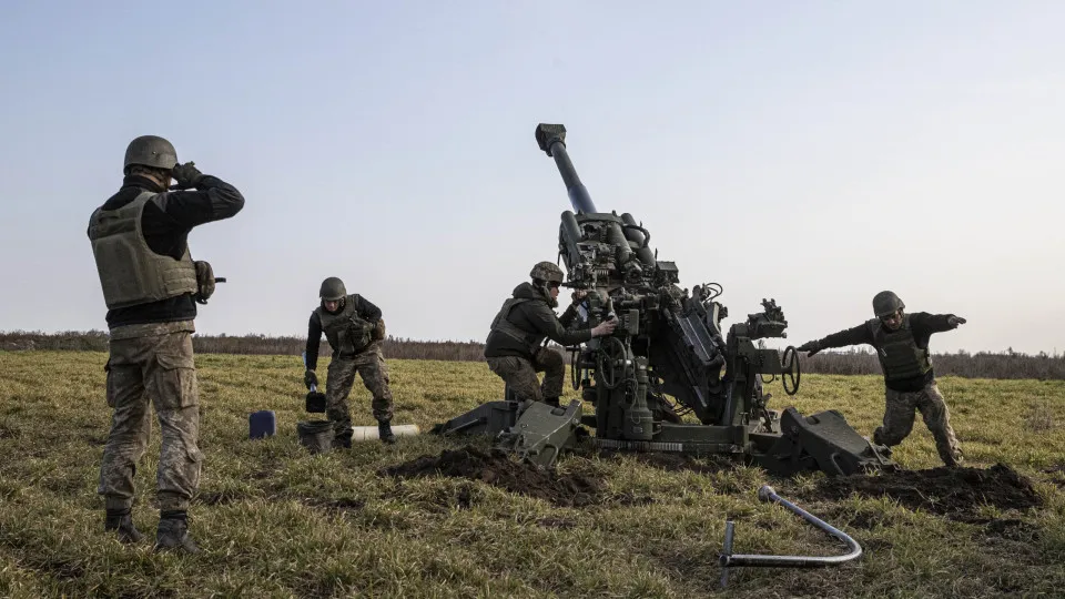 Rússia destruiu central elétrica em Kherson antes de retirar