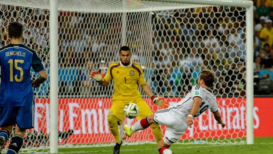 Gotze recorda Mundial'14: "Marcava o golo aos 35 anos e deixava de jogar"
