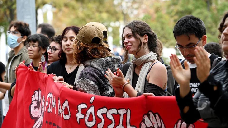 Ativistas pelo clima acusados de desobediência voltam a tribunal dia 9