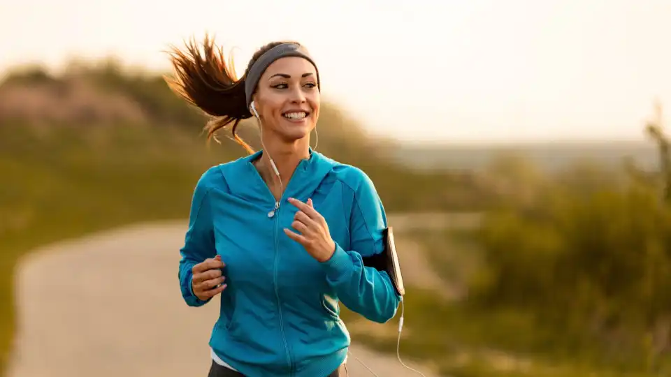 Este exercício melhora a saúde mental (tão bem como os antidepressivos) 