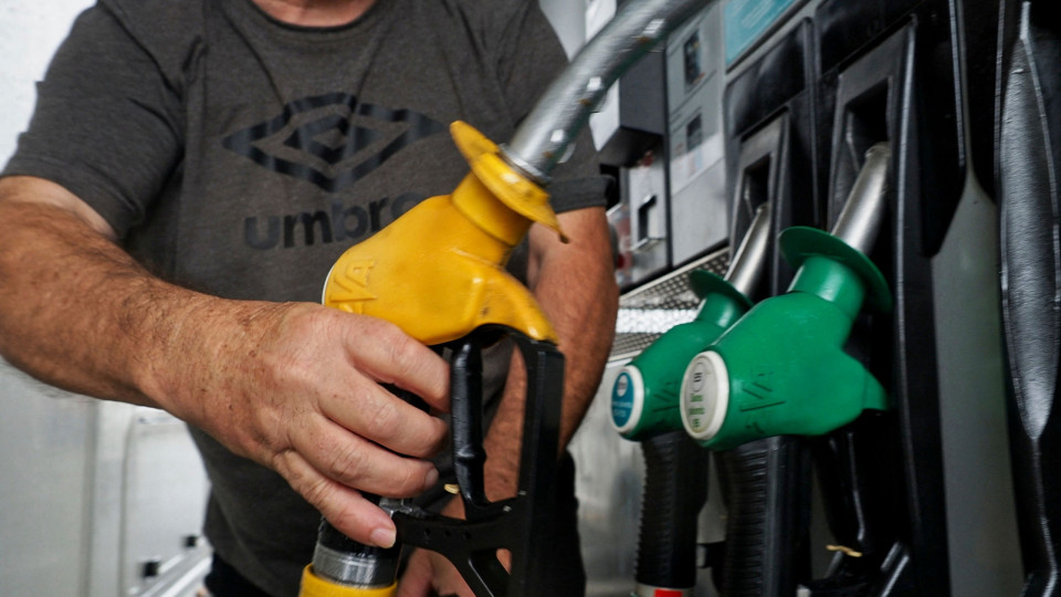 Gasolina sobe 3,9 cêntimos por litro e gasóleo 1,7 cêntimos nos Açores