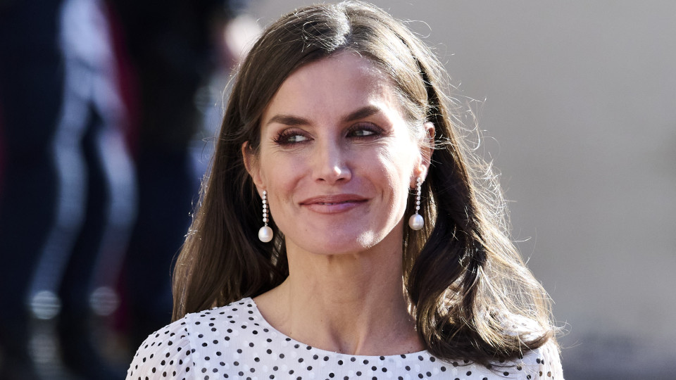 O truque da rainha Letizia para 'afinar' a cintura (resulta sempre)