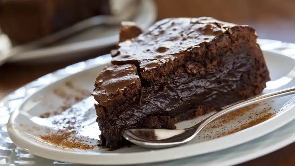 Receita de bolo de chocolate que pode comer sem estragar a dieta