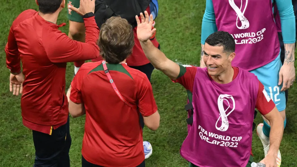 A reação de Cristiano Ronaldo ao apuramento de Portugal para os 'oitavos'