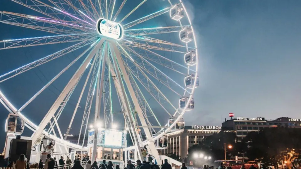 Wonderland. A roda gigante mais famosa de Lisboa já anda às voltas