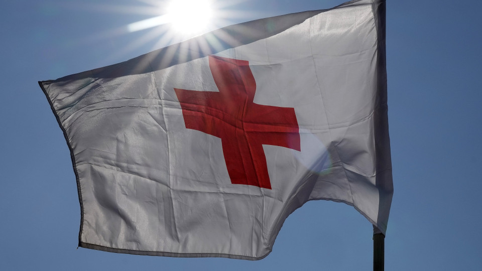 Cruz Vermelha vai despedir 1800 colaboradores e encerrar delegações
