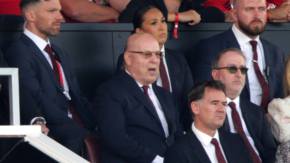 Avram Glazer está no Qatar a tentar vender o Manchester United