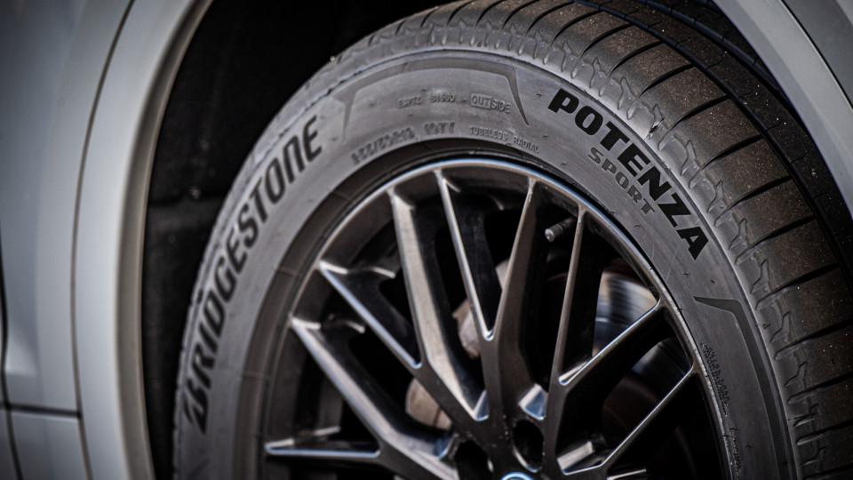 Transformar um pneu 'morto' num novo. O objetivo da Bridgestone no futuro