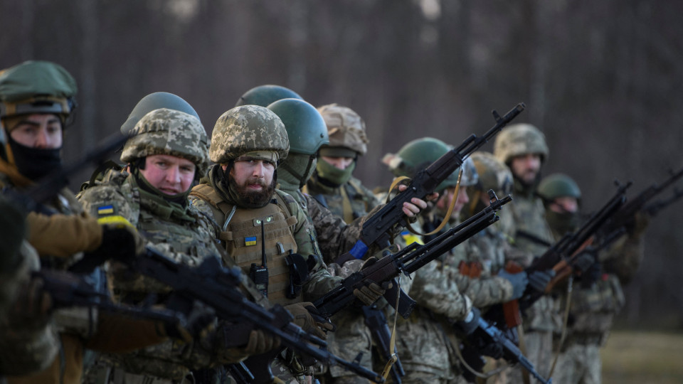 Rússia garante respeitar cessar-fogo, apesar de disparos ucranianos