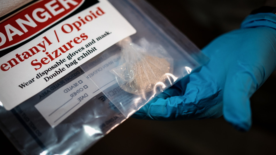 EUA anunciam ação contra chineses da cadeia de produção de fentanil