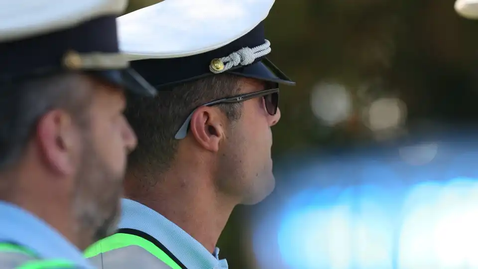 Ignorou ordem da GNR e iniciou fuga. Não tinha carta e mota era roubada