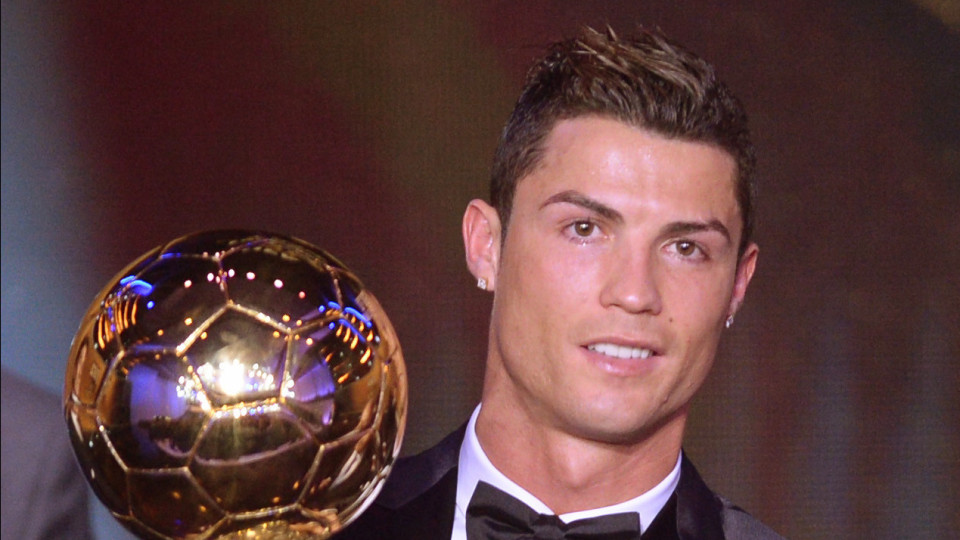 Ronaldo vendeu a Bola de Ouro de 2013 ao homem mais rico de Israel