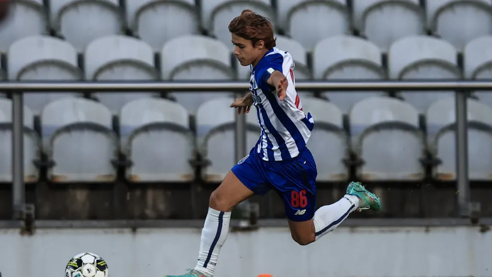 Rodrigo Mora, do FC Porto, é o mais jovem de sempre a jogar na II Liga