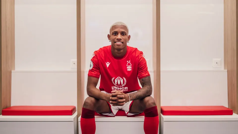 Oficial: Abel Ferreira perde médio para o Nottingham Forest