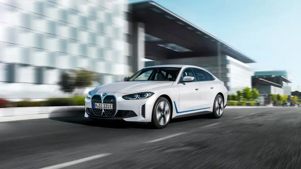 BMW tem motivos para sorrir na venda de elétricos. Que modelo mais vende?