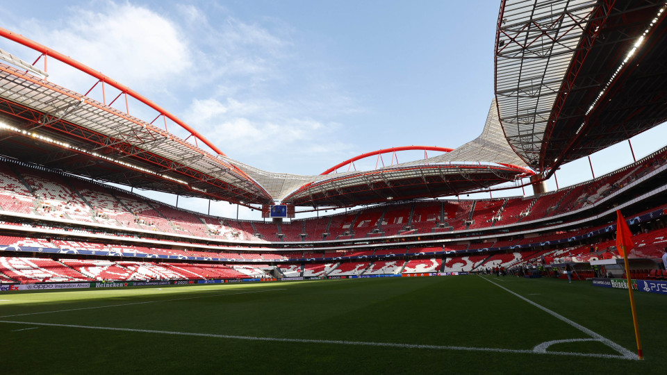 Uso de pirotecnica vale multa de mais de três mil euros ao Benfica 