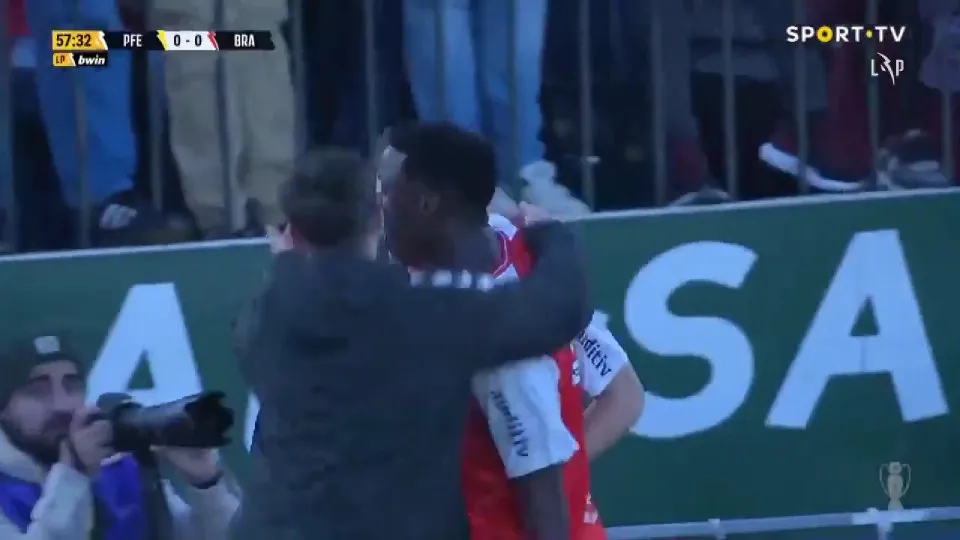 Vitinha abre o marcador após jogada tremenda do Sp. Braga em Paços