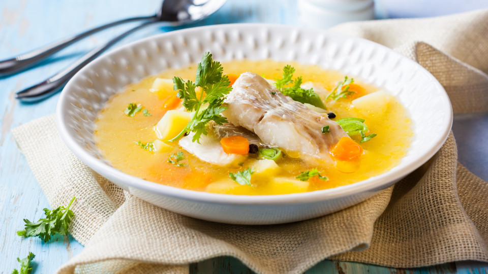 A sopa de bacalhau que provavelmente nunca provou (mas devia)