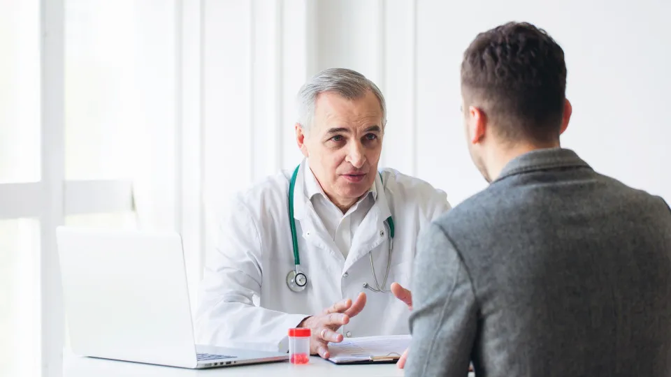 Os exames médicos que os homens deviam estar a fazer todos os anos
