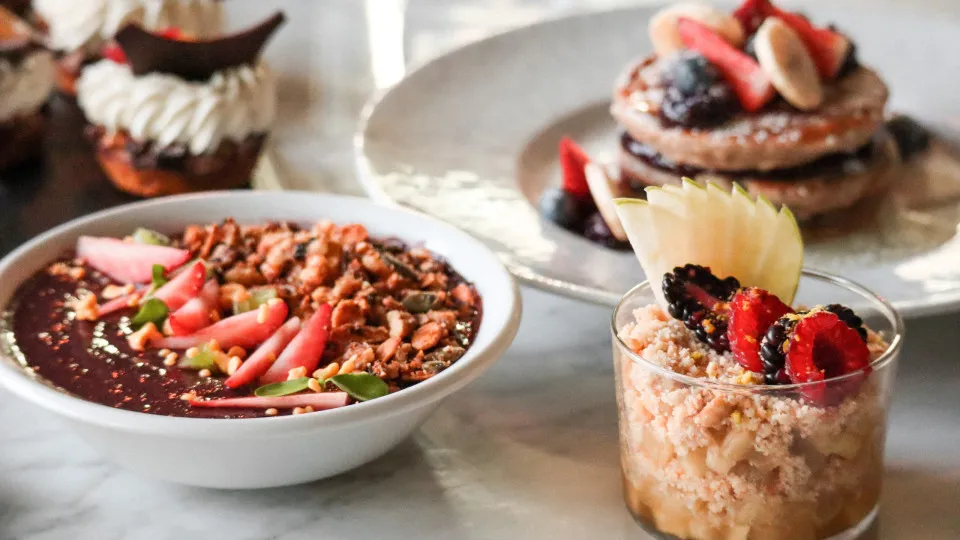 Marque na agenda. Este domingo, há aula de ioga e brunch saudável