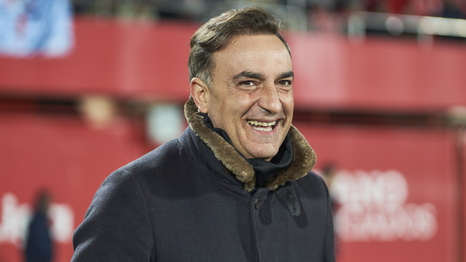 Carvalhal sorri. Celta surpreende Betis e 'pula' para meio da tabela