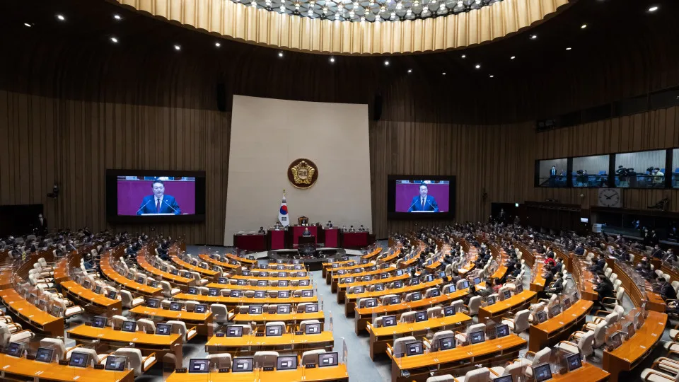Parlamento de Seul vota impugnação de ministro após tragédia no Halloween