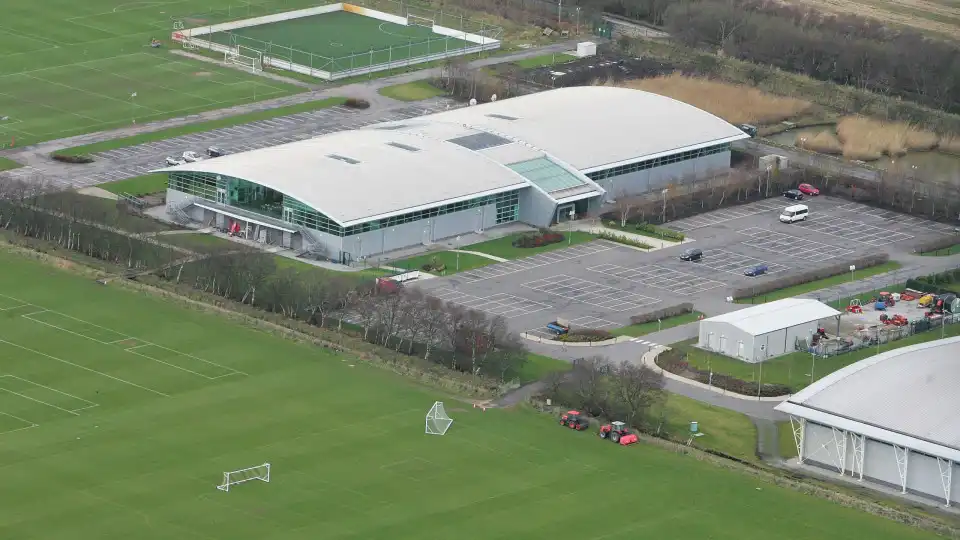 Cristiano Ronaldo avisou. As imagens do novo centro de treinos do United