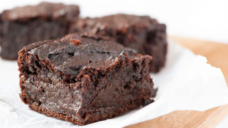 Amazing! This healthy brownie is made in two minutes in the microwave