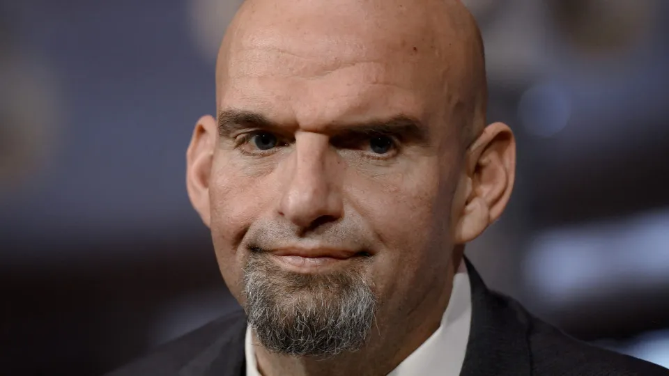 EUA. Senador Fetterman interna-se em hospital para tratar depressão