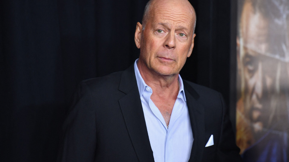 Apatia, insensibilidade e outros sintomas da doença de Bruce Willis