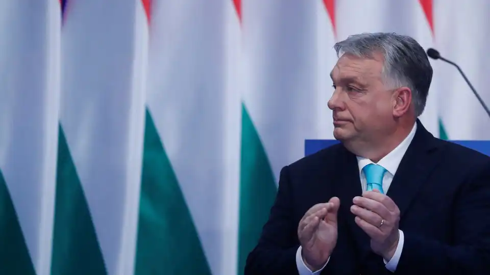 Orbán cancela agenda internacional devido a cheias na Hungria 