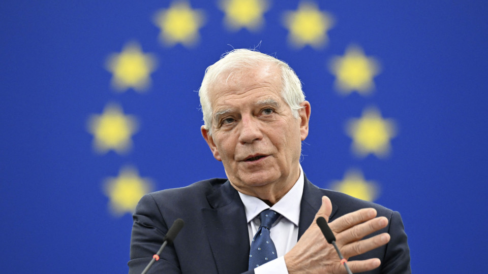 Borrell critica Orbán por querer cortar apoio à Ucrânia