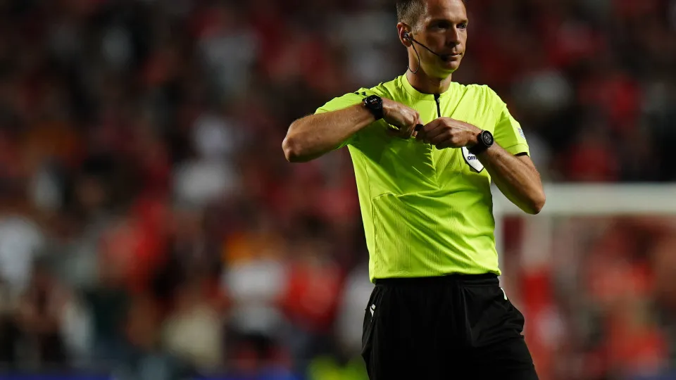 UEFA revela árbitro para o jogo que pode apurar Portugal para o Mundial