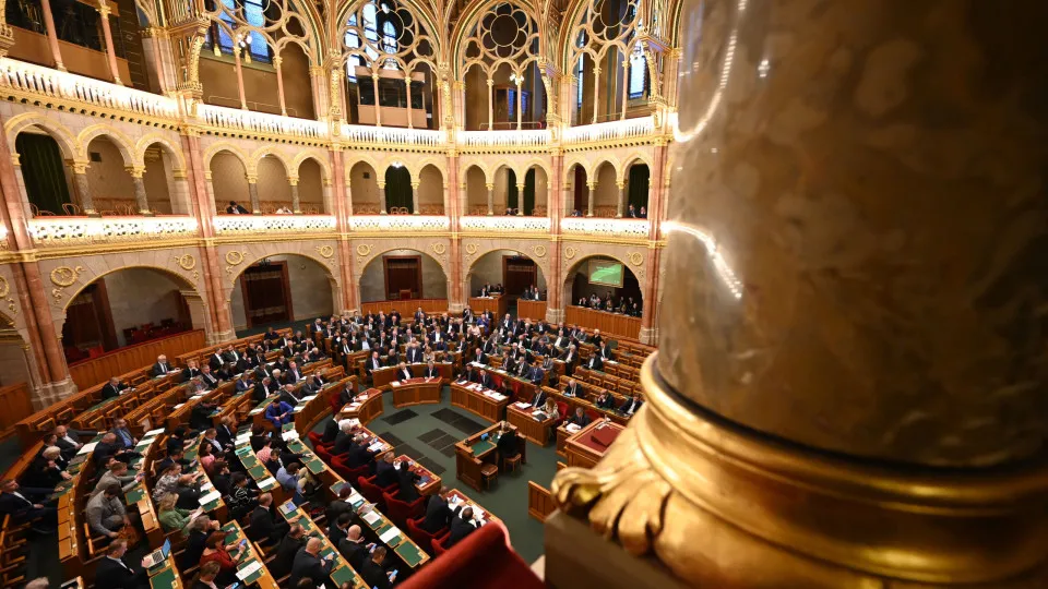 Parlamento húngaro vota sobre adesão da Finlândia à NATO no final do mês
