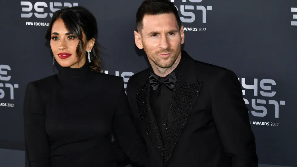 Tiros na loja da família da mulher de Messi e mensagem contra o jogador