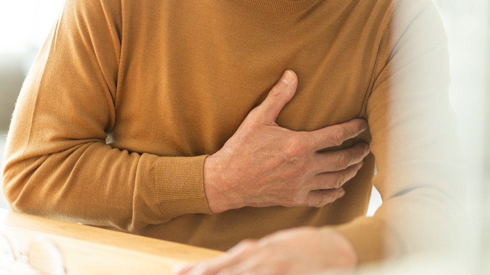 Eis o sintoma mais comum de enfarte. "Dura muito tempo e é angustiante"