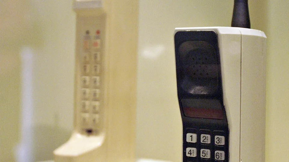 Motorola DynaTAC 8000X foi o 1.º telemóvel da história e hoje faz 40 anos