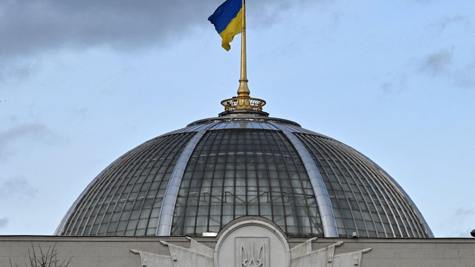 Ucrânia anuncia desmantelamento de grupo que queria tomar o parlamento