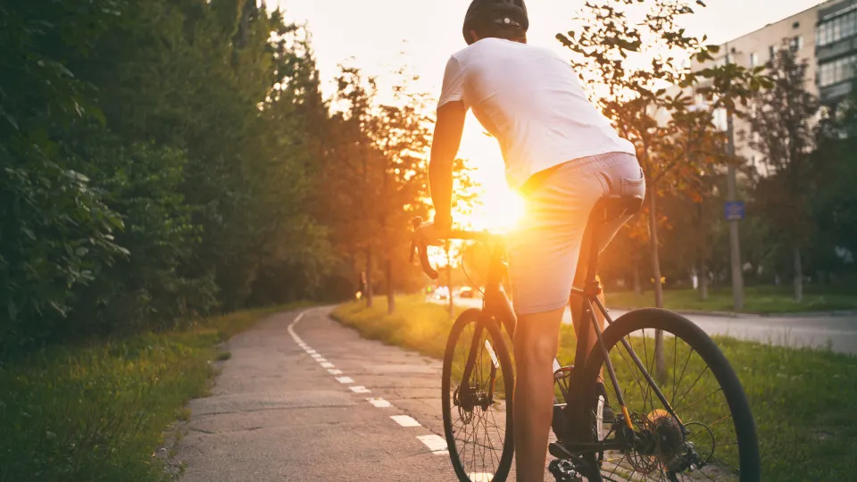 Esta é a melhor forma para queimar gordura quando anda de bicicleta