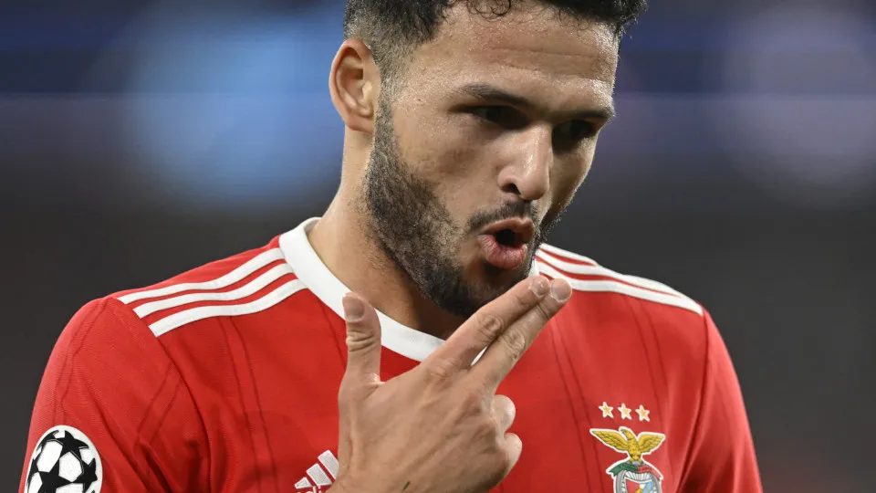 Ex-avançado do Barcelona recomenda Gonçalo Ramos aos culés