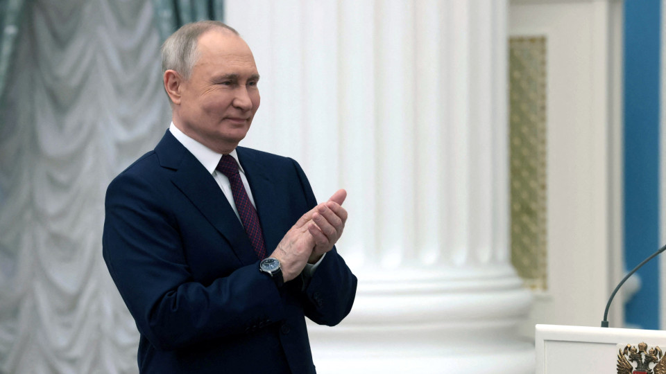 Pretória convida Putin para cimeira apesar de mandado de detenção do TPI
