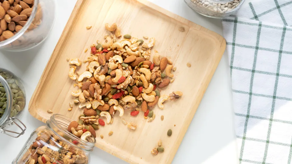 Hábitos simples! Para emagrecer, faça isto antes de comer frutos secos