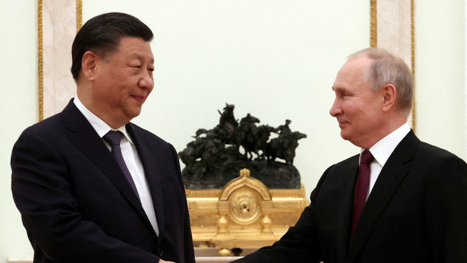 Comer e 'Xi'rar por mais. O jantar de 7 pratos de Putin e Xi Jinping