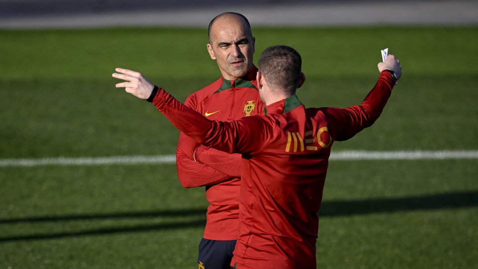 Portugal com todos os jogadores no relvado no segundo treino