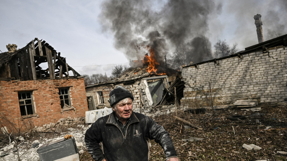 AO MINUTO: Kyiv recupera 15 menores; Bakhmut? "Degradação da situação"
